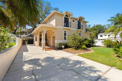 House in Tampa, Florida 3 bedrooms, 231.51 sq.m. № 1894703 - photo 2