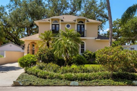 House in Tampa, Florida 3 bedrooms, 231.51 sq.m. № 1894703 - photo 1