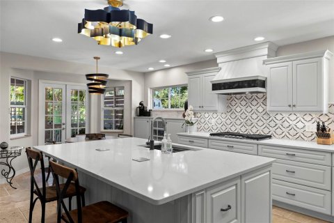 House in Tampa, Florida 3 bedrooms, 231.51 sq.m. № 1894703 - photo 10