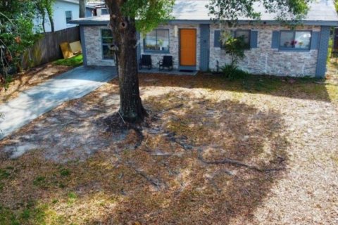 House in Tampa, Florida 3 bedrooms, 107.02 sq.m. № 2134332 - photo 9