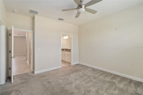 Townhouse in Winter Garden, Florida 4 bedrooms, 185.06 sq.m. № 1848447 - photo 23