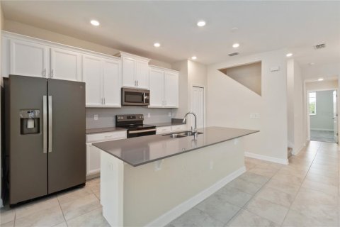 Townhouse in Winter Garden, Florida 4 bedrooms, 185.06 sq.m. № 1848447 - photo 20