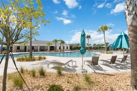 Townhouse in Winter Garden, Florida 4 bedrooms, 185.06 sq.m. № 1848447 - photo 12
