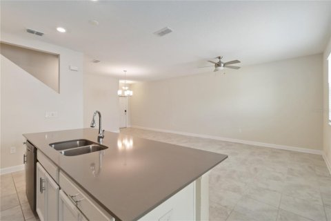 Townhouse in Winter Garden, Florida 4 bedrooms, 185.06 sq.m. № 1848447 - photo 21