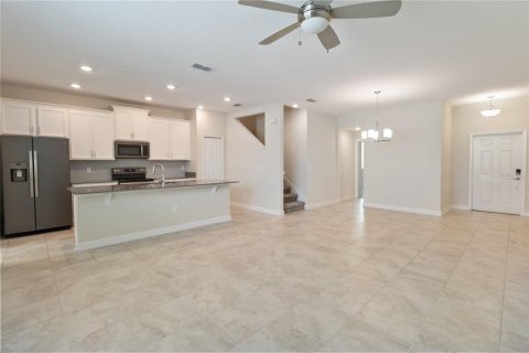 Townhouse in Winter Garden, Florida 4 bedrooms, 185.06 sq.m. № 1848447 - photo 16