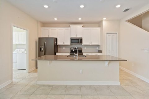 Townhouse in Winter Garden, Florida 4 bedrooms, 185.06 sq.m. № 1848447 - photo 18