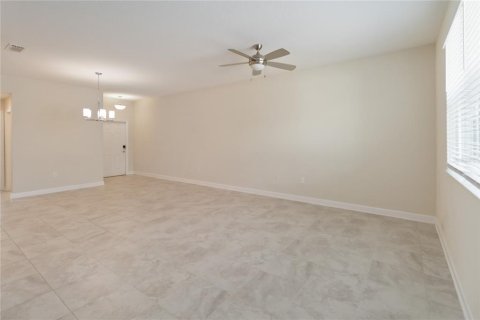 Townhouse in Winter Garden, Florida 4 bedrooms, 185.06 sq.m. № 1848447 - photo 17