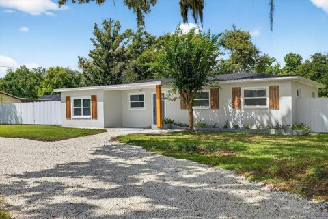 House in Valrico, Florida 4 bedrooms, 140.56 sq.m. № 1913164 - photo 10