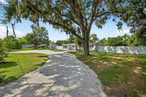 House in Valrico, Florida 4 bedrooms, 140.56 sq.m. № 1913164 - photo 11