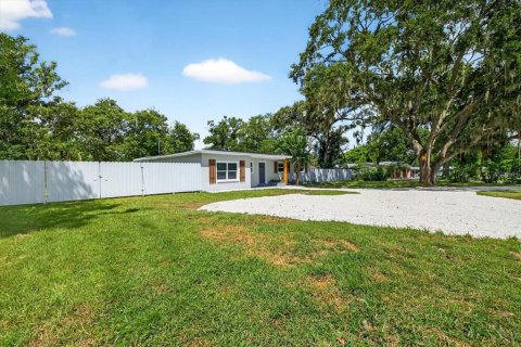 House in Valrico, Florida 4 bedrooms, 140.56 sq.m. № 1913164 - photo 14