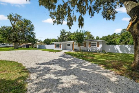 House in Valrico, Florida 4 bedrooms, 140.56 sq.m. № 1913164 - photo 9