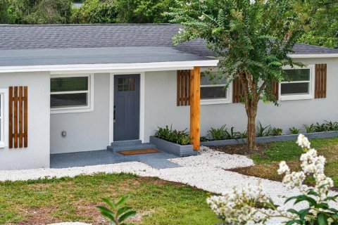 House in Valrico, Florida 4 bedrooms, 140.56 sq.m. № 1913164 - photo 2