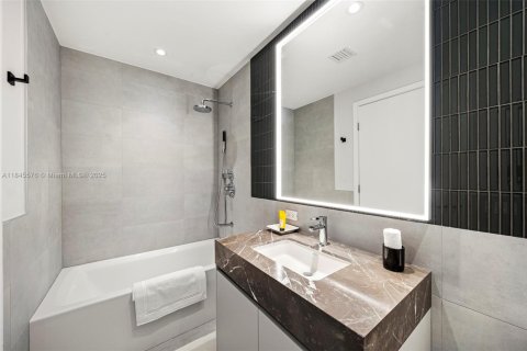 Купить кондоминиум в Майами-Бич, Флорида 3 спальни, 216.93м2, № 2022317 - фото 11