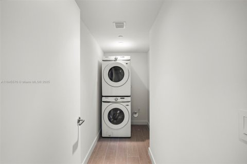 Купить кондоминиум в Майами-Бич, Флорида 3 спальни, 216.93м2, № 2022317 - фото 23