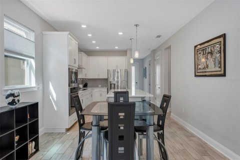Villa ou maison à louer à Orlando, Floride: 2 chambres, 132.11 m2 № 2398819 - photo 25