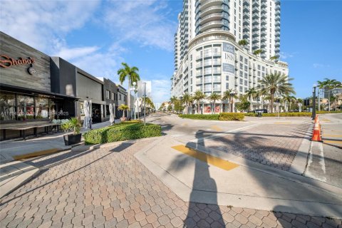 Commercial property in Hollywood, Florida № 1817600 - photo 2
