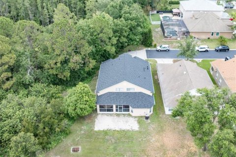 Villa ou maison à louer à New Port Richey, Floride: 4 chambres, 225.29 m2 № 2388669 - photo 4