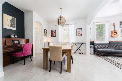 Villa ou maison à louer à New Port Richey, Floride: 4 chambres, 225.29 m2 № 2388669 - photo 10