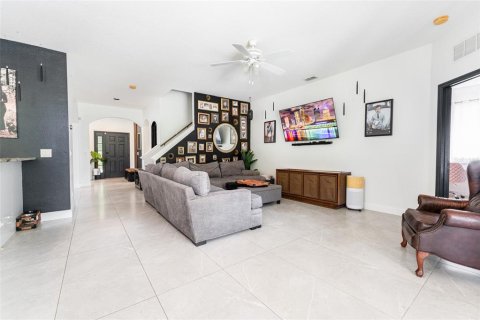 Villa ou maison à louer à New Port Richey, Floride: 4 chambres, 225.29 m2 № 2388669 - photo 7