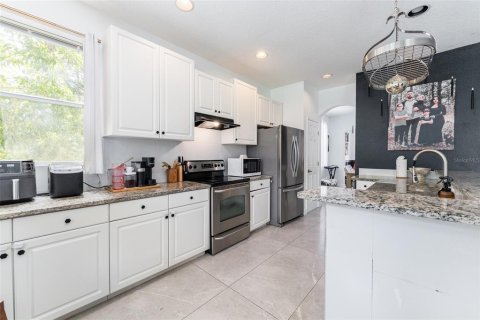 Villa ou maison à louer à New Port Richey, Floride: 4 chambres, 225.29 m2 № 2388669 - photo 13