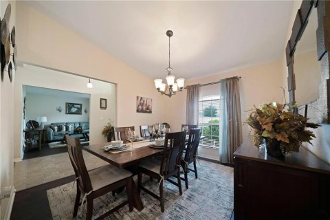 Villa ou maison à louer à Winter Haven, Floride: 3 chambres, 175.96 m2 № 2100281 - photo 5