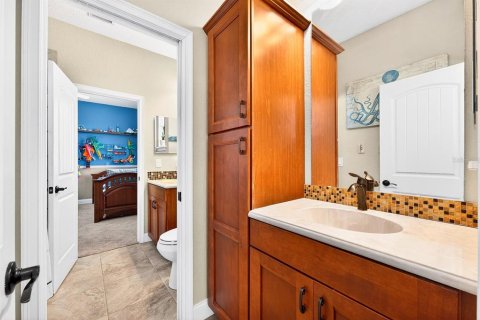 Casa en venta en Tavares, Florida, 6 dormitorios, 345.97 m2 № 2116952 - foto 24