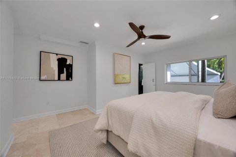 House in Miami, Florida 6 bedrooms, 313.08 sq.m. № 1458210 - photo 27