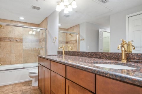 Condo in Tampa, Florida, 1 bedroom  № 1429315 - photo 24