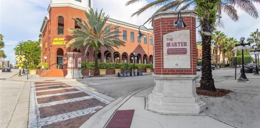 Condo in Tampa, Florida, 1 bedroom № 1429315