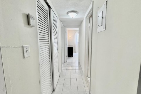 Condominio en venta en Hollywood, Florida, 2 dormitorios, 60.39 m2 № 1840743 - foto 6
