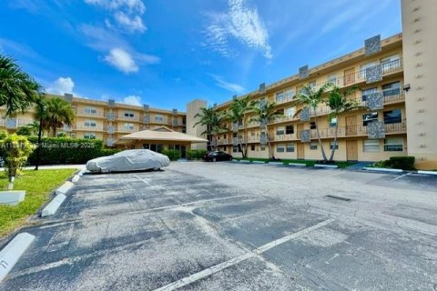 Condominio en venta en Hollywood, Florida, 2 dormitorios, 60.39 m2 № 1840743 - foto 12