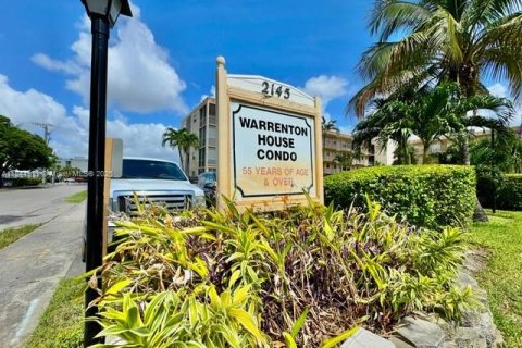 Condominio en venta en Hollywood, Florida, 2 dormitorios, 60.39 m2 № 1840743 - foto 15