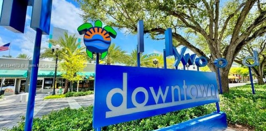Condominio en Hollywood, Florida, 2 dormitorios  № 1840743