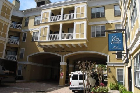 Condo in Orlando, Florida, 2 bedrooms  № 1915290 - photo 1