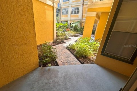 Condo in Orlando, Florida, 2 bedrooms  № 1915290 - photo 9