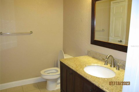 Condo in Orlando, Florida, 2 bedrooms  № 1915290 - photo 16