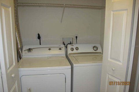 Condo in Orlando, Florida, 2 bedrooms  № 1915290 - photo 13