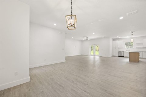 Casa en venta en Palm Bay, Florida, 4 dormitorios, 225.85 m2 № 2222086 - foto 8