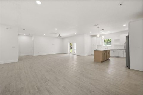 Casa en venta en Palm Bay, Florida, 4 dormitorios, 225.85 m2 № 2222086 - foto 19