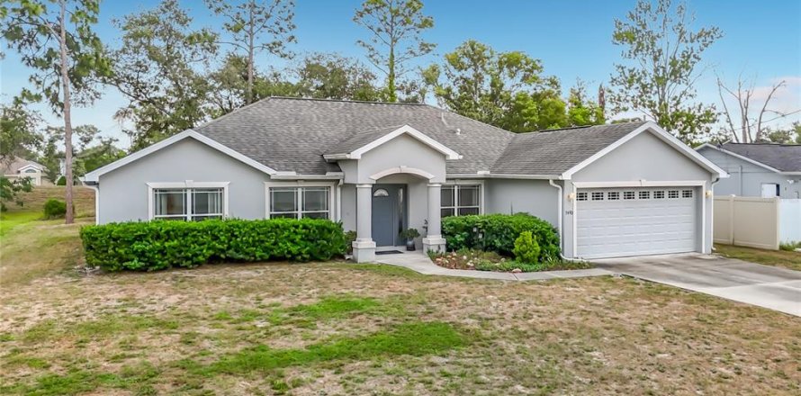 Villa ou maison à Spring Hill, Floride 3 chambres, 181.62 m2 № 2195906