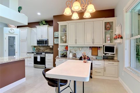House in Ormond Beach, Florida 3 bedrooms, 208.01 sq.m. № 2116355 - photo 15