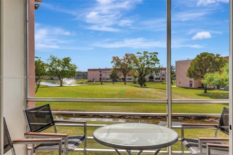 Condo in Sunrise, Florida, 2 bedrooms  № 1707107 - photo 5