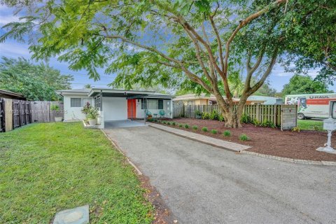 Casa en alquiler en Fort Lauderdale, Florida, 2 dormitorios, 89.65 m2 № 2012901 - foto 2