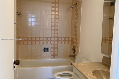 Снять в аренду кондоминиум в Халландейл-Бич, Флорида 1 спальня, 88.26м2, № 1991695 - фото 10