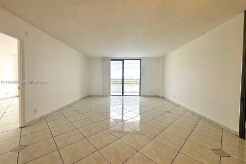 Снять в аренду кондоминиум в Халландейл-Бич, Флорида 1 спальня, 88.26м2, № 1991695 - фото 7