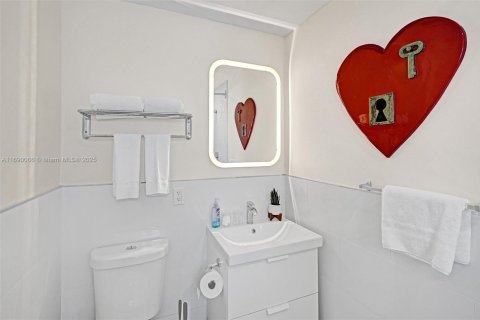 Hotel en venta en Fort Lauderdale, Florida № 1977986 - foto 12