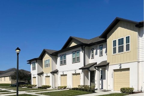 Townhouse in Davenport, Florida 3 bedrooms, 150.87 sq.m. № 2205196