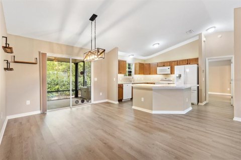 Casa en venta en Lady Lake, Florida, 3 dormitorios, 129.32 m2 № 1716466 - foto 6