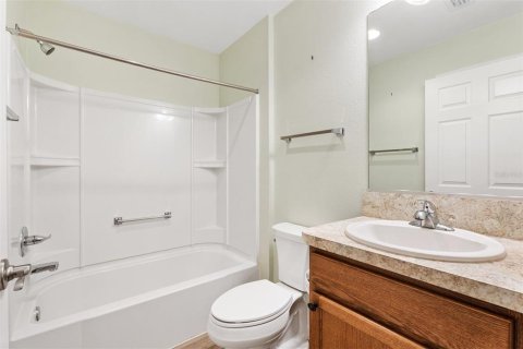 Casa en venta en Lady Lake, Florida, 3 dormitorios, 129.32 m2 № 1716466 - foto 18