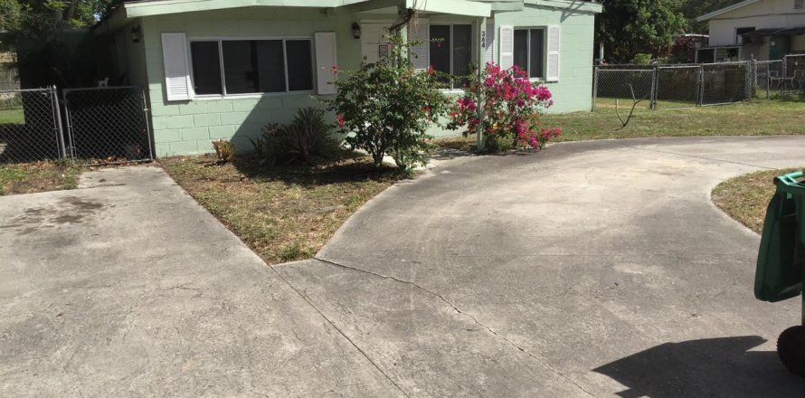 House in St. Lucie, Florida 3 bedrooms, 99.96 sq.m. № 2261742